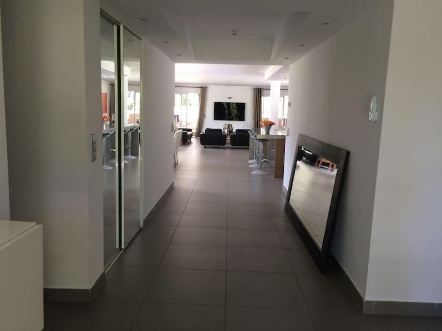 Au Coeur De La Pinede Avec Piscine Privee Villa *
